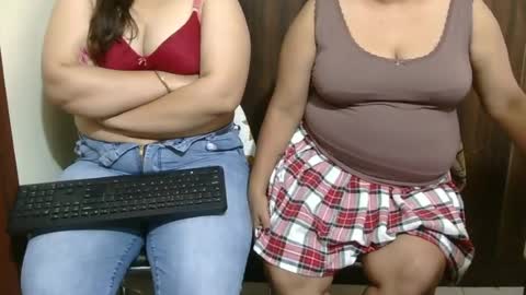 Snapshot of threesome_indian chatting on 07.11.26 kabir 32 guy khushi 31 wife kavya 23 sexy frnd online show from 07.11.26