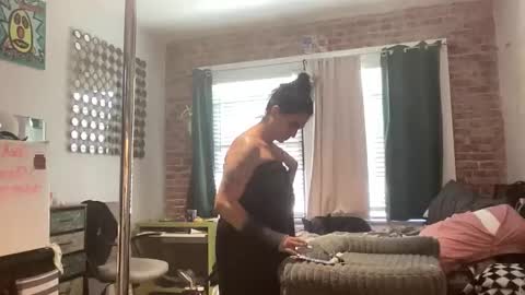 Snapshot of throatyygoat chatting on 11.07.25 throatyygoat online show from 11.07.25