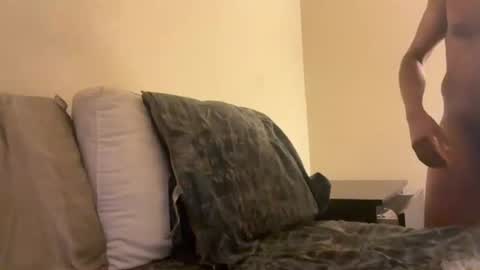 Snapshot of throbbingxxx chatting on 05.10.26 austin xzandros online show from 05.10.26