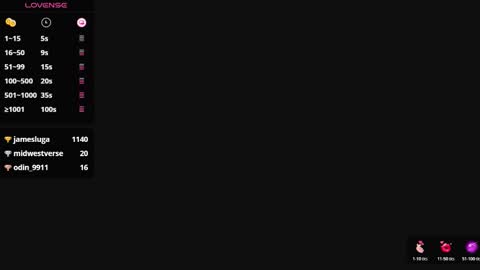 Snapshot of thunder_naugthy chatting on 11.22.25 Juan osorio online show from 11.22.25