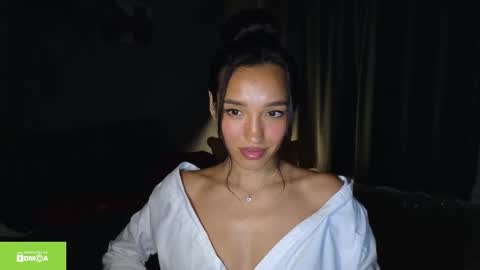 tia_j online show from 10.05.25