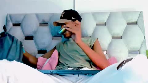 tiago_xxx_ online show from 10.26.25