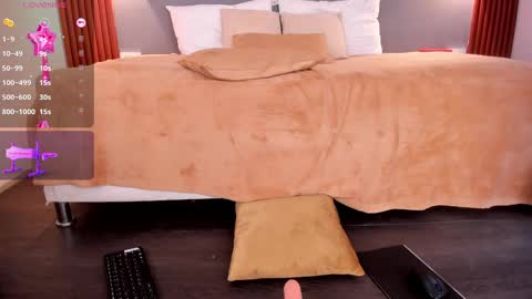 Snapshot of tiana_glow chatting on 01.09.25 tihana online show from 01.09.25