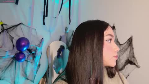 Tiana Le online show from 10.30.25