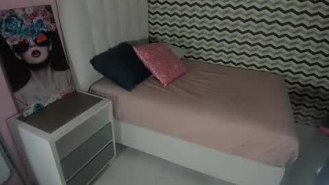 tianapiket online show from 02.13.25