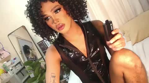 Snapshot of tiara_perezx chatting on 12.16.24 Sam online show from 12.16.24
