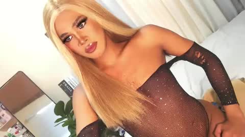 Snapshot of tiara_perezx chatting on 12.21.24 Sam online show from 12.21.24