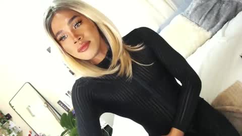 Snapshot of tiara_perezx chatting on 02.27.25 Sam online show from 02.27.25