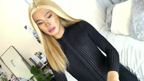 Snapshot of tiara_perezx chatting on 03.05.25 Sam online show from 03.05.25