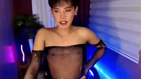 Snapshot of tiara_perezx chatting on 09.11.25 Sam online show from 09.11.25