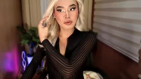 Snapshot of tiara_perezx chatting on 09.18.25 Sam online show from 09.18.25