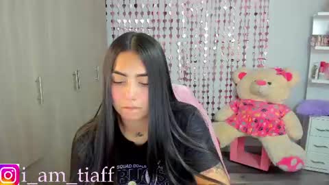 Snapshot of tifany_tay2 chatting on 07.01.26 hey am julietha online show from 07.01.26