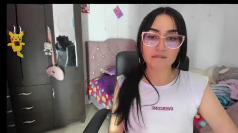 Snapshot of tiffani_williams chatting on 06.23.26 tifany online show from 06.23.26