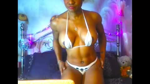 Tiffani Love online show from 01.27.25