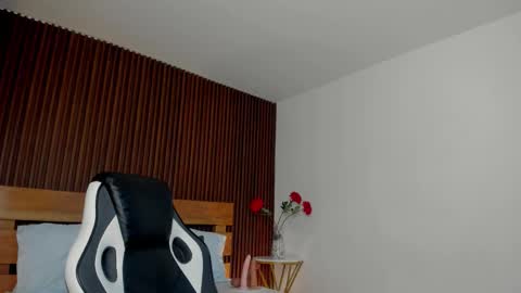 Snapshot of tiffanny_doll_ chatting on 02.11.26 T I F F A N N Y online show from 02.11.26