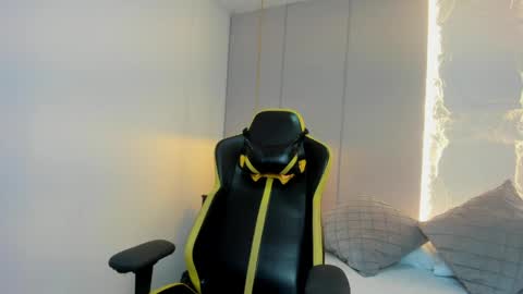 Snapshot of tiffanny_doll_ chatting on 04.07.26 T I F F A N N Y online show from 04.07.26