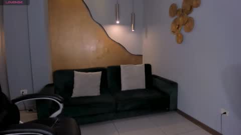 Tiffanny Sins online show from 10.03.25