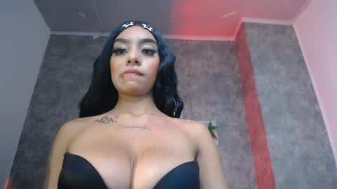 Snapshot of tiffany_1m chatting on 12.11.24 tiffany_1m online show from 12.11.24