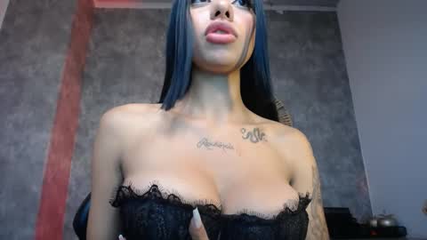 Snapshot of tiffany_1m chatting on 12.16.24 tiffany_1m online show from 12.16.24