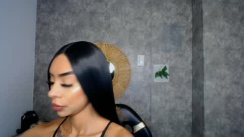 Snapshot of tiffany_1m chatting on 02.12.25 tiffany_1m online show from 02.12.25