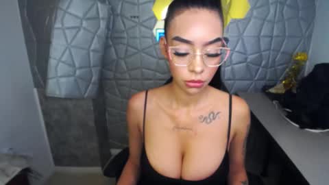 Snapshot of tiffany_1m chatting on 03.07.25 tiffany_1m online show from 03.07.25