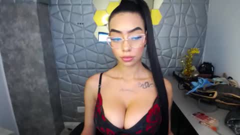 Snapshot of tiffany_1m chatting on 03.08.25 tiffany_1m online show from 03.08.25