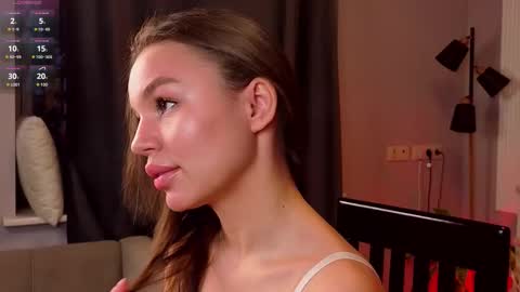 Snapshot of tiffany_sweetie chatting on 12.01.25 Tiffany online show from 12.01.25