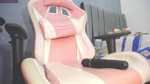 tiffany theressa online show from 02.17.25