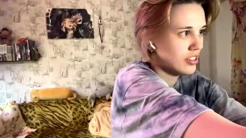 Snapshot of tiffanydziewanowski chatting on 04.12.26 Tiffany online show from 04.12.26