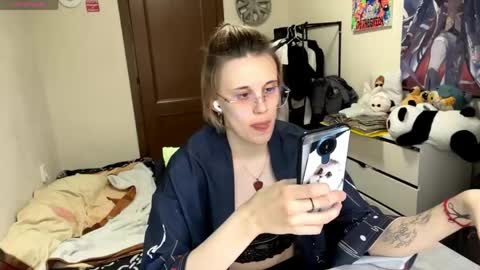 Snapshot of tiffanydziewanowski chatting on 04.24.26 Tiffany online show from 04.24.26