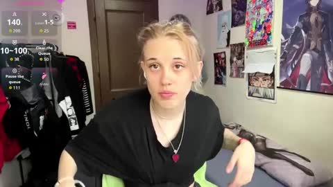 Snapshot of tiffanydziewanowski chatting on 05.25.26 Tiffany online show from 05.25.26