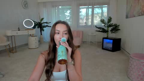 Tiffany Houston online show from 01.09.25