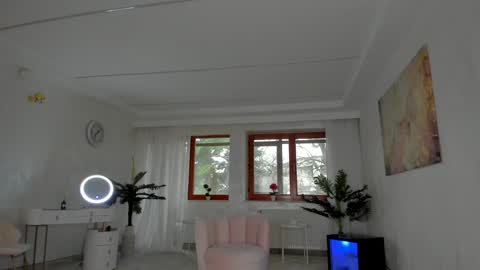 Tiffany Houston online show from 02.03.25