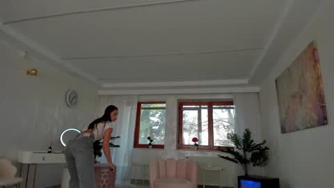 Tiffany Houston online show from 02.13.25