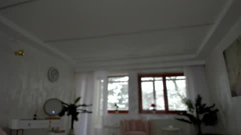 Tiffany Houston online show from 02.17.25