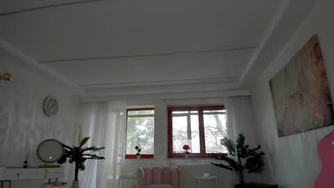 Tiffany Houston online show from 02.27.25