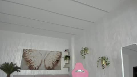 Tiffany Houston online show from 01.13.26