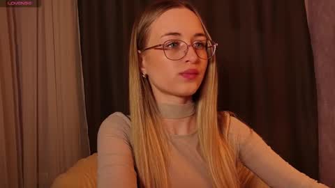 Snapshot of tiffanyhunt chatting on 02.13.26 Tiffany online show from 02.13.26