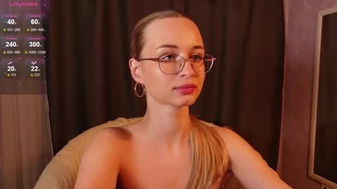 Snapshot of tiffanyhunt chatting on 02.18.26 Tiffany online show from 02.18.26