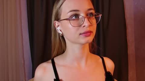 Snapshot of tiffanyhunt chatting on 02.21.26 Tiffany online show from 02.21.26