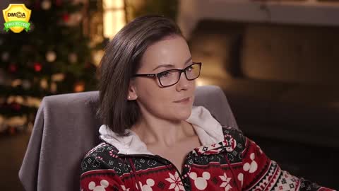 Snapshot of tiffanyriox chatting on 12.21.24 tiffanyriox online show from 12.21.24