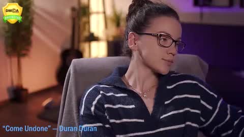 Snapshot of tiffanyriox chatting on 09.24.25 tiffanyriox online show from 09.24.25