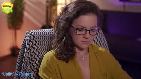 Snapshot of tiffanyriox chatting on 10.13.25 tiffanyriox online show from 10.13.25