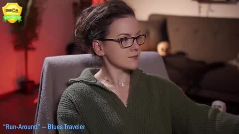 Snapshot of tiffanyriox chatting on 11.19.25 tiffanyriox online show from 11.19.25