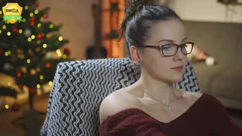 Snapshot of tiffanyriox chatting on 12.20.25 tiffanyriox online show from 12.20.25