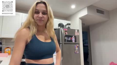 Tiffstreatsxoxo online show from 01.09.26