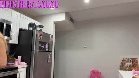 Snapshot of tiffstreatsxoxo chatting on 03.04.26 Tiffstreatsxoxo online show from 03.04.26