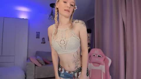 Snapshot of tiffy_fox chatting on 01.17.26 Tiffany online show from 01.17.26