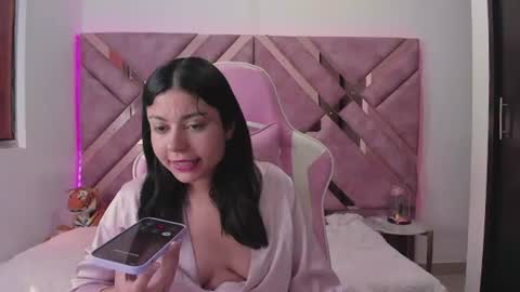 Snapshot of tigerbaby_ chatting on 06.19.26 Ana online show from 06.19.26