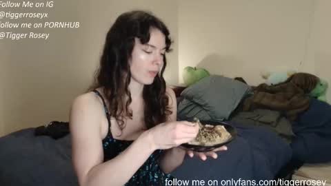 Snapshot of tiggerrosey chatting on 05.27.26 All my Links online show from 05.27.26